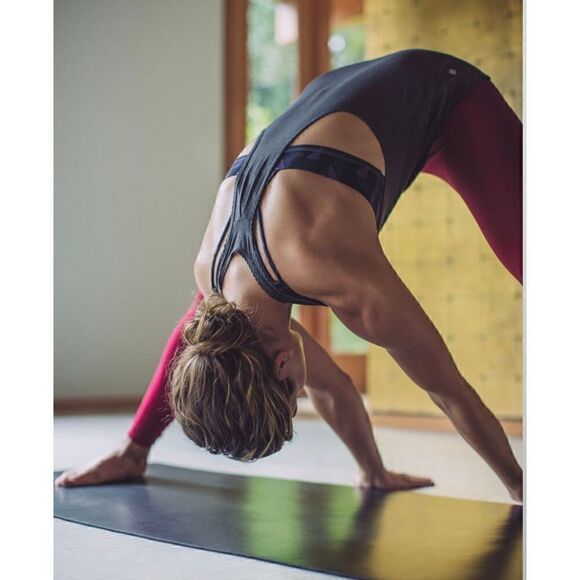 Lululemon 105 F Singlet (Seriously Light Luon) size 4
Black - Picture 8 of 13